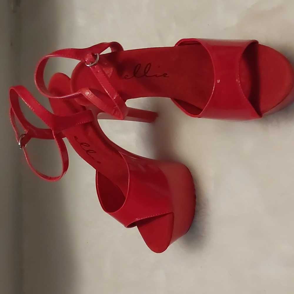 Red patent Ellie platform heels - Picture 2 of 5